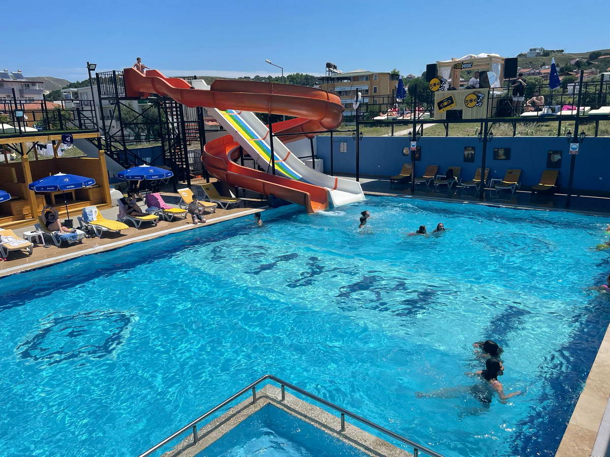 Avşa Adası Gıybet Aquapark & Beach